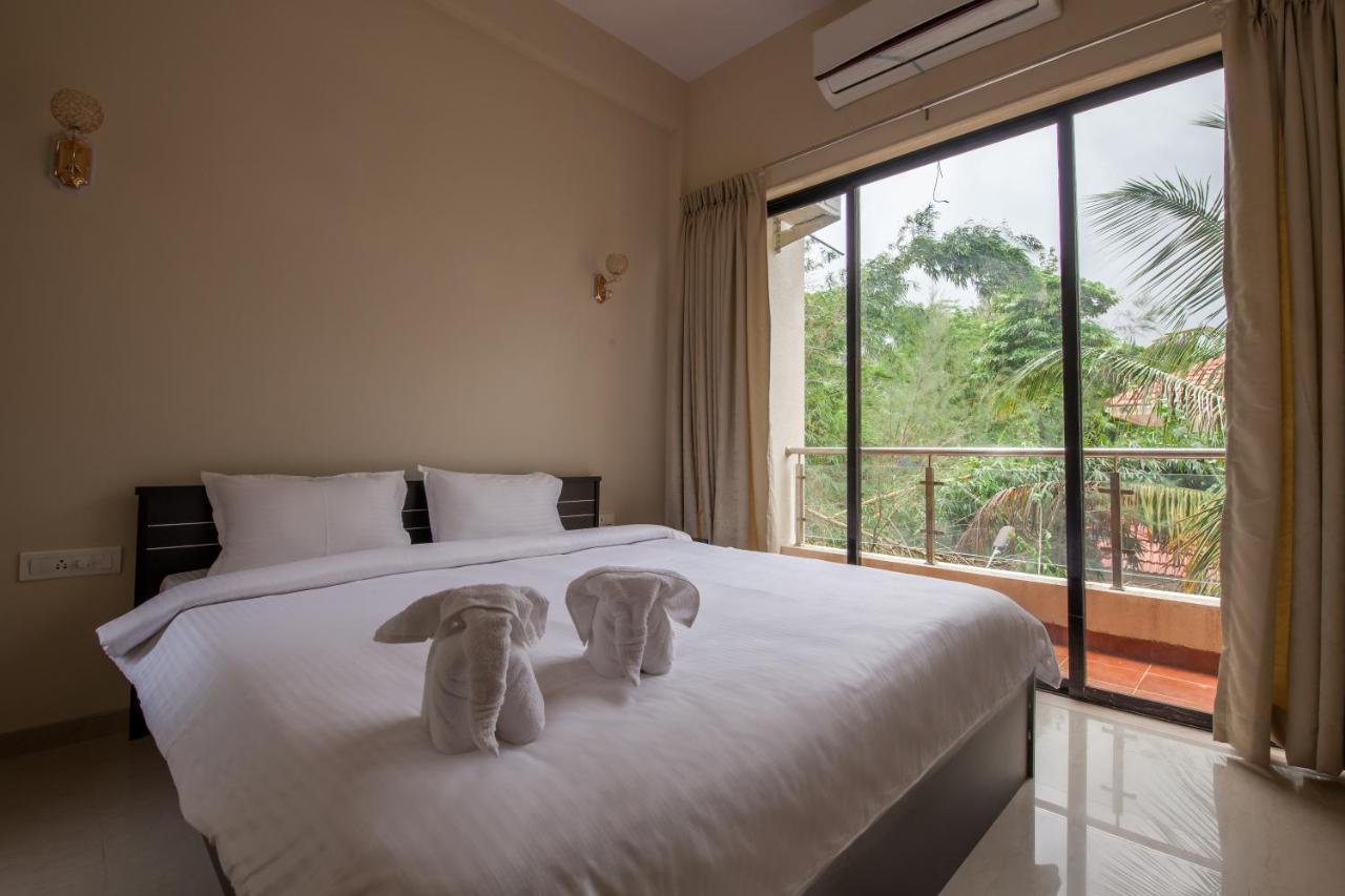 Stayvista'S Greenwoods Villa 10 - City-Center Villa With Private Pool, Terrace, Lift & Carrom Board ロナバラ エクステリア 写真